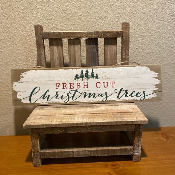 Fresh Cut Christmas Trees Hanging Wood Sign, Farmhouse Christmas Wall Decor - Picture 4 of 13